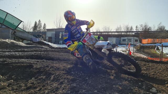 Paul Bersteiner zählte vor dem Corona Lockdown zu den besten 10 Endurofahrern. Bei Restart gab er in der Seniorenklasse Vollgas.    | Foto: Bernsteiner/KK