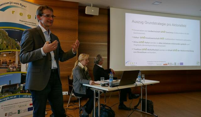 Johannes Brandl von der SPES Zukunftsakademie. | Foto: REGIS