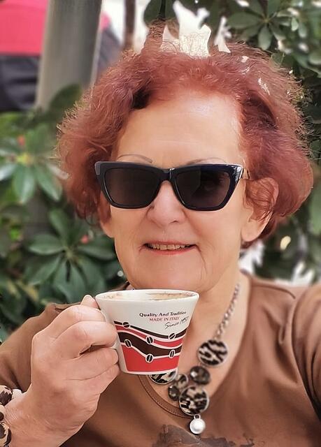 Ich gehe hauptsächlich zu Fuß oder fahre mit dem Rad, für längere Strecken nutze ich die Bahn. Editha Adamowicz, Krems 