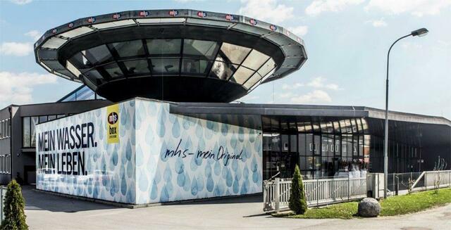 Durch das "Ufo" der Firma mhs ist der Stainzer Gewerbepark schon von weitem zu sehen.  | Foto: mhs