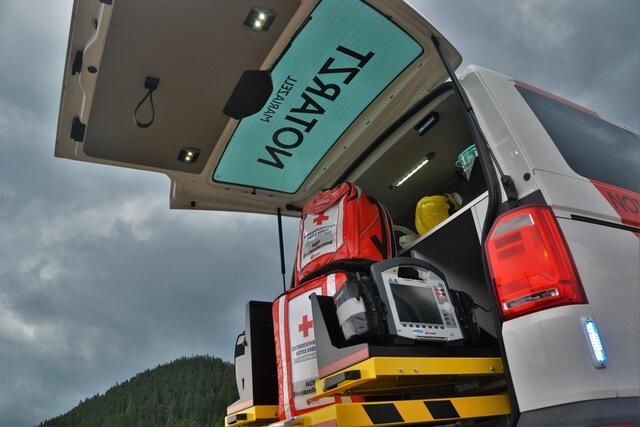 Für den Motorradfahrer kam jede Hilfe zu spät. Eine anwesende Ärztin konnte nur mehr den Tod des verunfallten feststellen. | Foto: Rotes Kreuz Mariazellerland