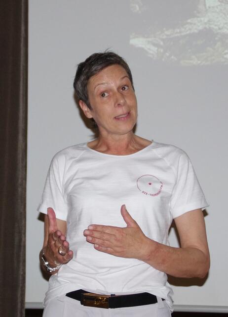 Obfrau der T(H)UMORVOLLEN Karoline Riml