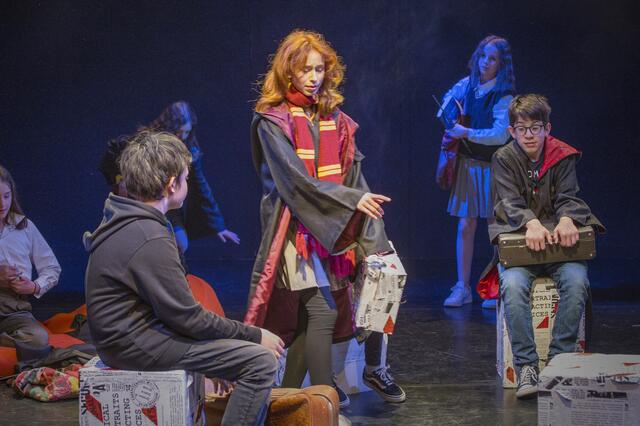 Schüler der MS Laßnitzhöhe setzten Magical Portraits auf der Bühne des TaO  um.  | Foto: Schmickl