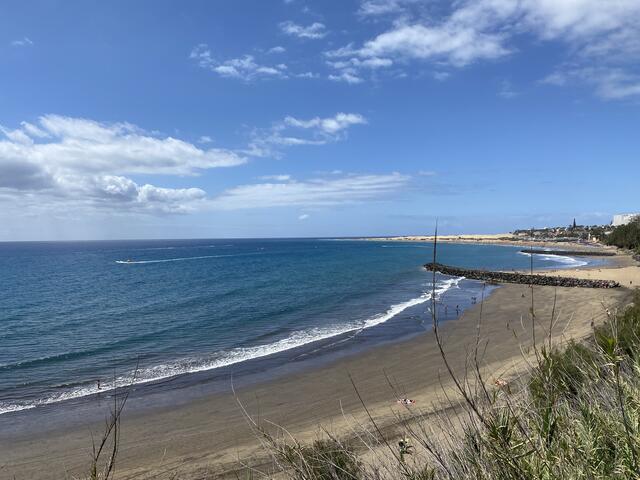 Blick von der Playa de Las Burras Richtung Playa Ingles 
www.leflaneur.at | Foto: herbert Waltl