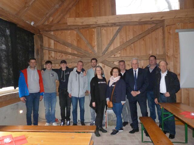 Das Projektteam "18er Haus" präsentierte stolz ihr vollendetes Werk, welches im Jahr 2019 begonnen wurde