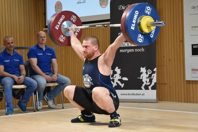 Phillip Boresch mit 118 kg im Reißen

Foto: Conny Högg 