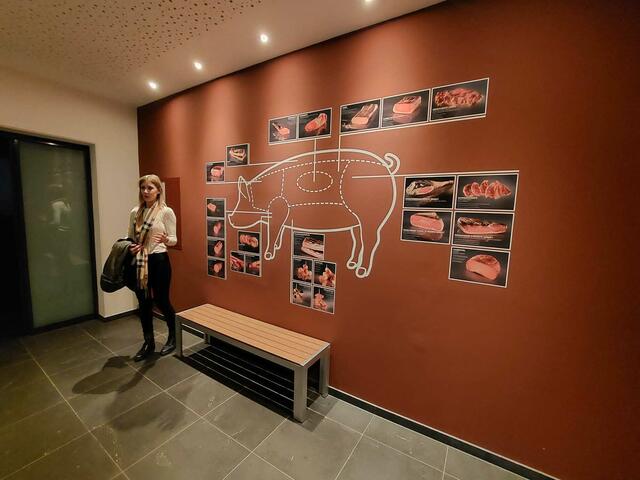 Laura Habel ist der Wirtschaftsbuddy der 1a-Klasse der HLW Feldbach. | Foto: RegionalMedien