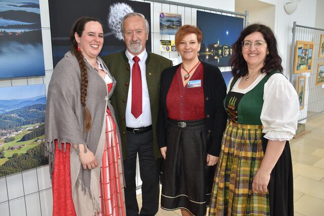 All in One“, Kunst aus verschiedenen Blickwinkeln", hieß es am 23. und 24. April 2022 im Stift Waldhausen.  | Foto: Robert Zinterhof