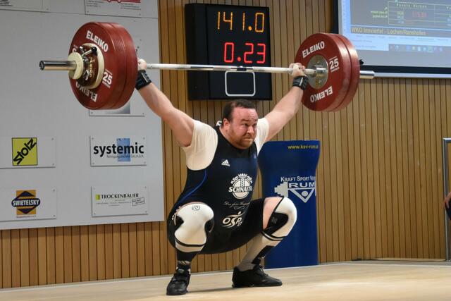 Patrick Dürnberger mit 141 kg im Reißen.

Foto: Conny Högg