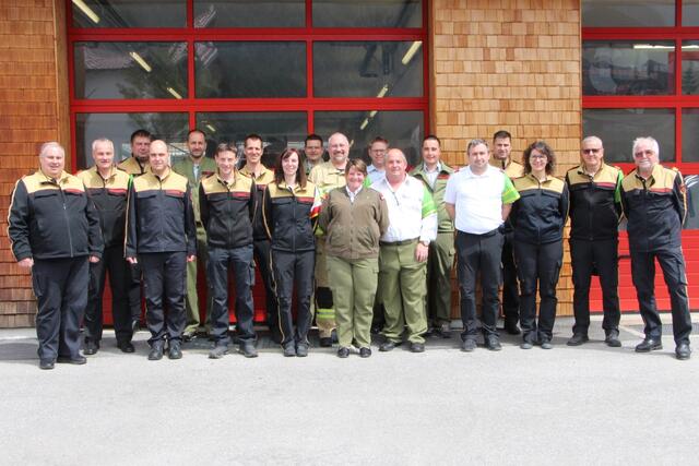 Die anwesenden Bezirksfeuerwehrfunktionäre zeigten sich sichtlich zufrieden mit dem hohen Ausbildungsstand und der Begeisterung der Feuerwehrjugend. | Foto: BFV Reutte