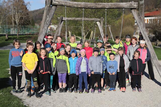 Ein Zeichen für die Begeisterung an der Bewegung zum Auftakt für den Kinder-Schüler-Lauftreff: Mehr als 30 Kinder und Jugendliche waren mit dabei. | Foto: WSG/Stephan Schönberger