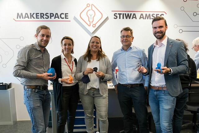 Freuten sich über eine gelungene Veranstaltung (von links): Jonas Schmidbauer, Sascha Schwarz-Greiner (beide Makerspace Stiwa), Amtsleiterin Gerda Brettbacher, Geschäftsführer Peter Sticht und Bürgermeister David Bergsmann. | Foto: Stiwa
