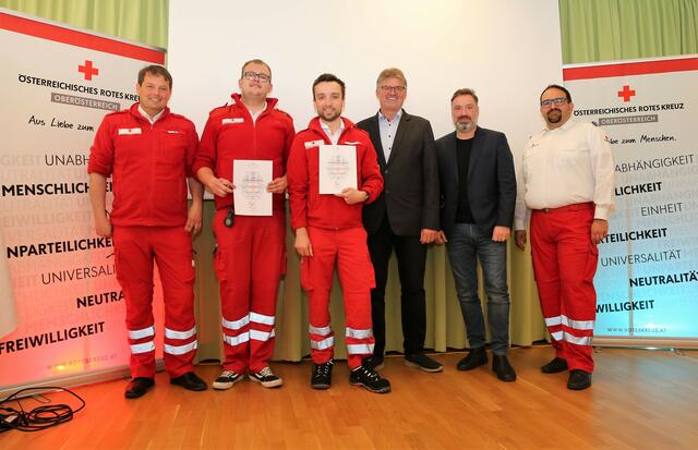 Frisch gebackene RK-Zugsführer sind nach erfolgreicher Absolvierung der Führungsgrundausbildung und entsprechender Praxis nun Dominic Brandstetter und Alexander Lumetzberger. | Foto: Eckhart Herbe