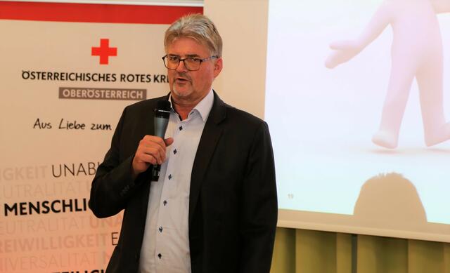 Besonders stolz auf die vielen Rieder im Ortsstellenteam ist Bürgermeister Tauschek, der ebenfalls zum ersten Mal in dieser Funktion den Sanis die Ehre gab. | Foto: Eckhart Herbe