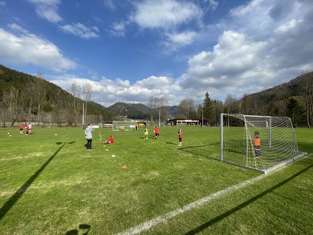 Die Arena mit der Rax im Hintergrund hat einen einzigartigen Charme. | Foto: Hofbauer