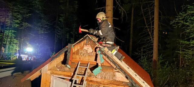 Ein Anrainer hatte mit einem Feuerlöscher gute Arbeit geleistet.  | Foto: BFV Deutschlandsberg