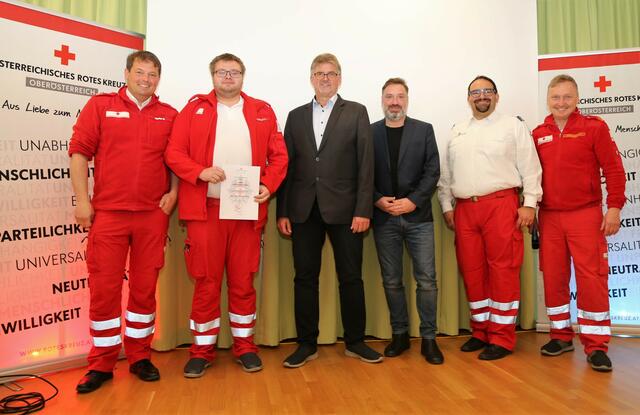 Dominik Prohaska verstärkt mit dem Wissen aus zwei Führungskräfteausbildungen samt Praxisprojekten nun als RK-Sanitätsmeister das Beruflichenteam. | Foto: Eckhart Herbe