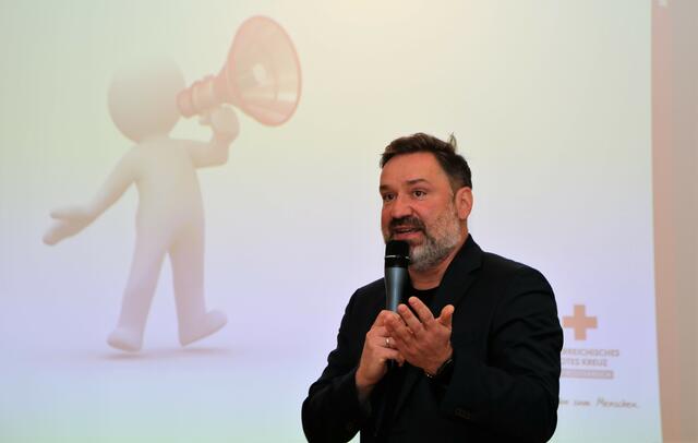 Premiere bei der Ortsstellenversammlung: St. Georgens Neo-Bürgermeister Andreas Derntl war erstmals in dieser Funktion zu Gast. | Foto: Eckhart Herbe