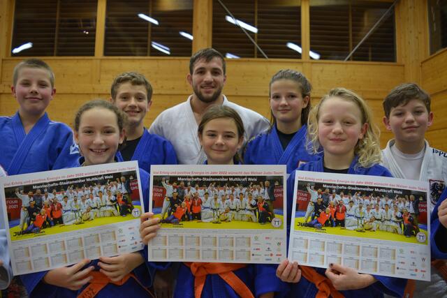 Die Welser Judo-Talente drücken bei der EM in Sofia für Shamil Borchashvili (Mitte) kräftig die Daumen. | Foto: LZ Wels