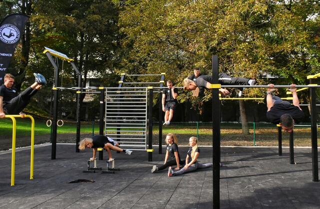 Im neuen Calisthenics Park im Stadtgraben in Klagenfurt wird im Sommer fleißig trainiert.  | Foto: Street Workout Carinthia