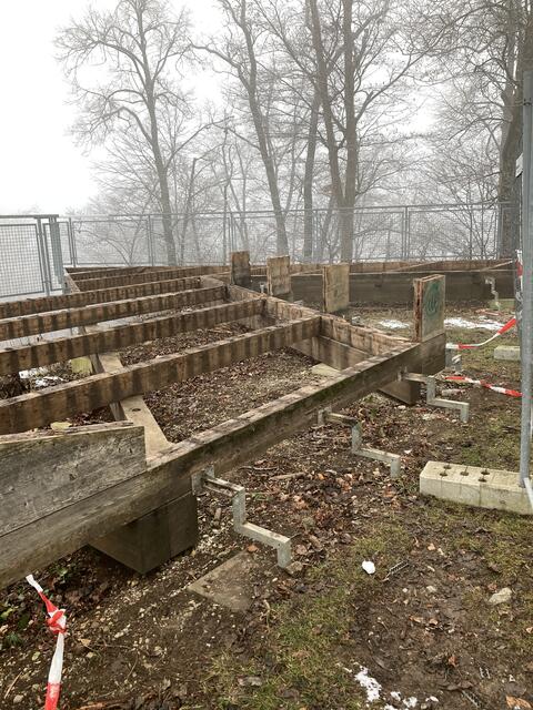 Erstrahlt bald im alten/neuen Glanz: die abgetragene Plattform im November 2021. | Foto: GBG