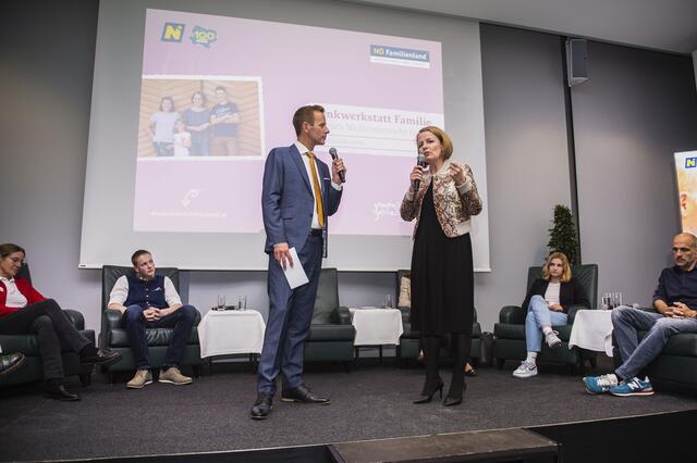 Familien-Landesrätin Christiane Teschl-Hofmeister im Gespräch mit Moderator Thomas Birgfellner | Foto: Daniela Matejschek