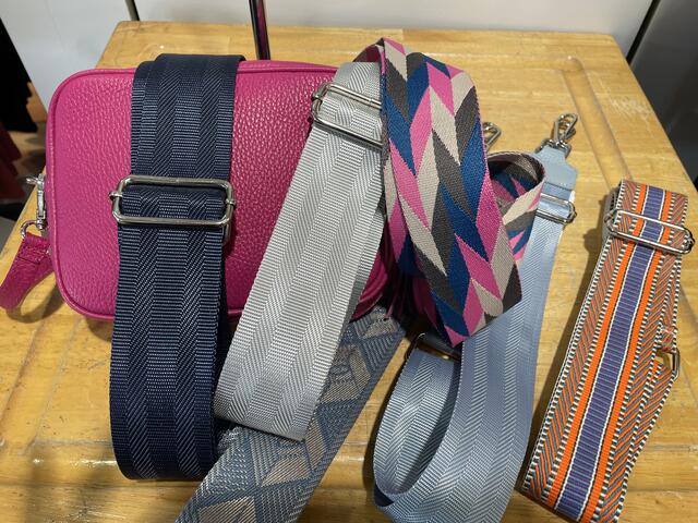 Austauschbare Schulterriemen für Handtaschen in vielen Farben. | Foto: MeinBezirk.at