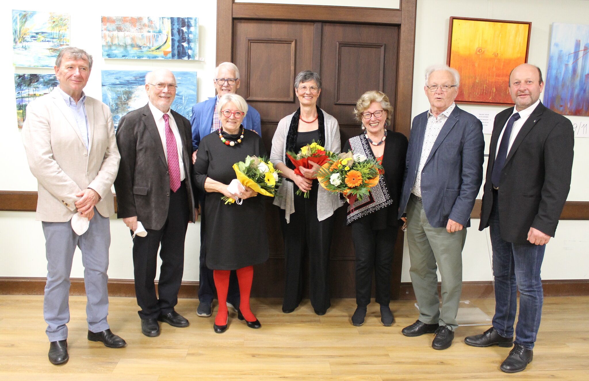 ausstellungser-ffnung-scheibbser-k-nstlerinnen-bringen-farbe-ins