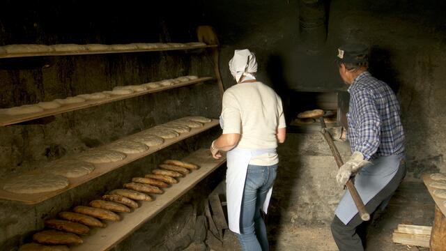 Brotbacken im Museum Fiss. | Foto: ORF/Hans Jöchler
