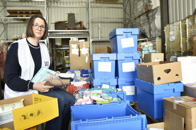 Auch Alena Teske engagiert sich am Information Point am Salzburger Hauptbahnhof. | Foto: Caritas Salzburg 