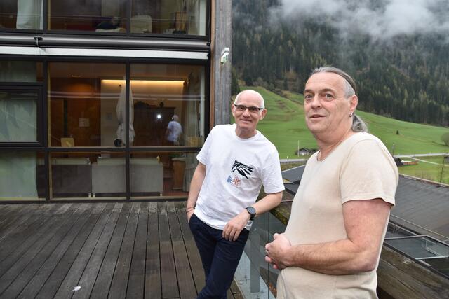 Kriegen im Neustifter Vinzenzheim bald 15 Plätze dazu und hoffen, dafür auch das Personal zu finden: Heimleiter Martin Lehner und Pflegedienstleiter Mike Wagner | Foto: Kainz