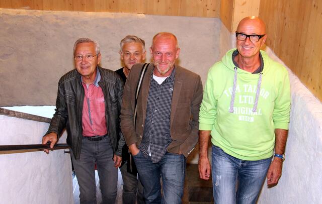 Ossi Huber und seine getreuen musikalischen Mitstreiter sind im Anmarsch zu ihrem nächsten Feldkirchen-Gig am 21. Mai.   | Foto: Privat