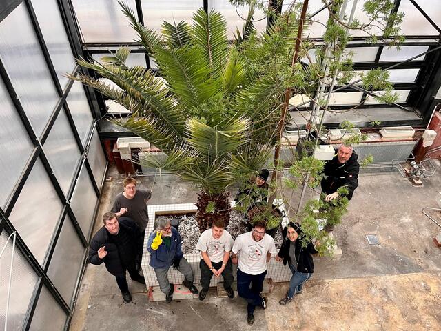 Um das neue Zuhause so schön wie möglich zu gestalten halfen rund 20 Freiwillige der ARGE Papageienschutz. | Foto: Arbeitsgemeinschaft Papageienschutz