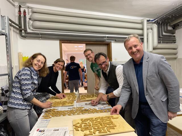 So geht Zusammenarbeit: Schuilleiterin der Volksschule St. Ulrich im Greith Walburga Malli, Adelheid Kremser, LJ Obmann Georg Waltl, Bgm. Franz Silly und Vize-Bgm. Sepp Assl | Foto: Susanne Veronik