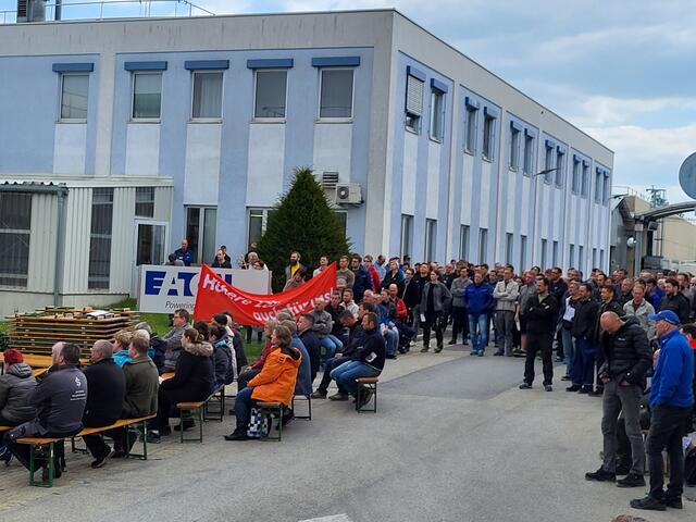 In einer Betriebsversammlung  wurde ein Warnstreik beschlossen, sollte es bis zum 10. Mai keinen Kollektivvertragsabschluss geben. | Foto: EATON