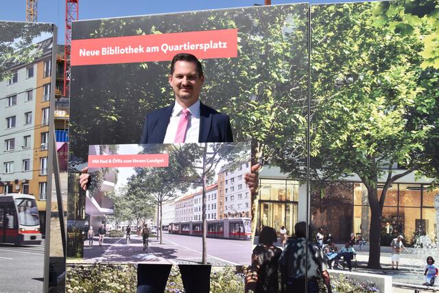 Bezirksvorsteher Marcus Franz (SPÖ) präsentiert die künftige Landgutgasse. Im Hintergrund die Visualisierung der Bibliothek am Quartiersplatz. | Foto: Karl Pufler