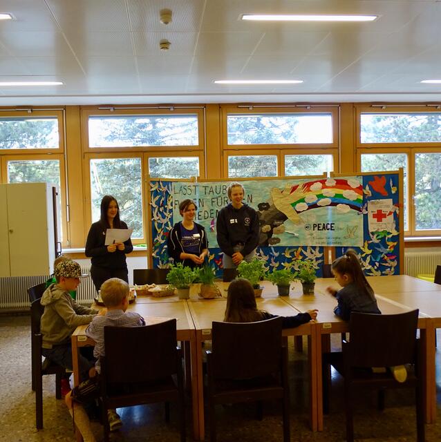 10 Stationen erwarteten die Volksschüler – pro gelöster Aufgabe erhielten die Gruppen einen Buchstaben. | Foto: Sarah Braun
