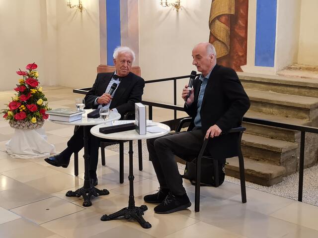 Autor Erwin J. Hausensteiner im Gespräch mit Walter Reiss | Foto: Otto Krcal