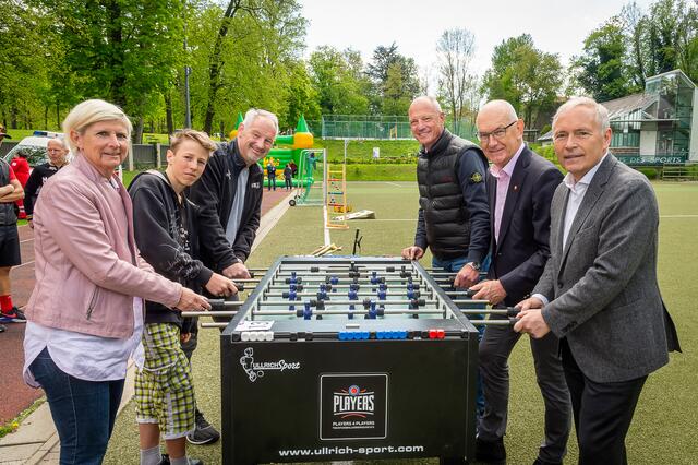 Präsidenten-Match mit Unterstützung: Barbara Muhr, Thomas Rajakovics, Gerald Pototschnig, Stefan Herker und Christian Purrer.
