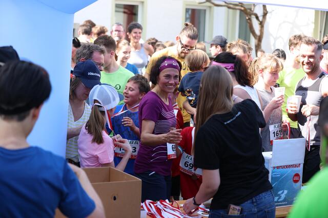 Ausgezeichnet: Für die Teilnehmer gab es wie immer eine Medaille. | Foto: Reischl