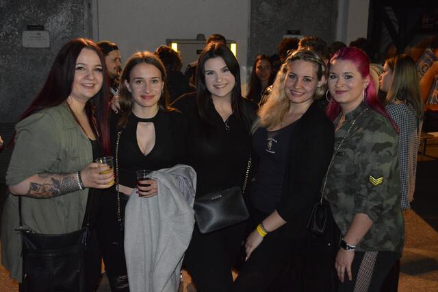 Sonja Varch, Julia Kavar, Isabel Koller, Verena Lippe und Jana Miksch | Foto: Christopher Polesnig 