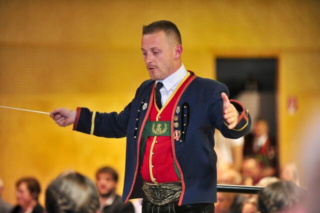 Bezirkskapellmeister Erwin Probst in Action! | Foto: Hassl