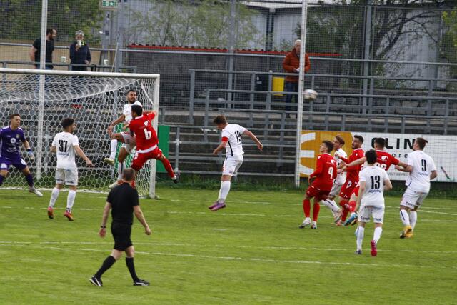 Haben um jeden Ball gekämpft, das war für den 3:0 Sieg der Weizer ausschlaggebend. | Foto: RegionalMedien Hofmüller