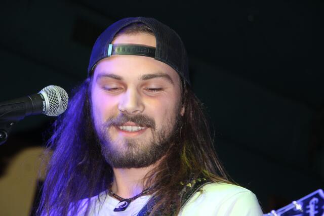 Florian Strahlhofer kommt aus einer ganz bekannten musikalischen Familie aus Weiz. Seine Eltern sind Teil der Band "Gegenlicht". | Foto: RegionalMedien Hofmüller