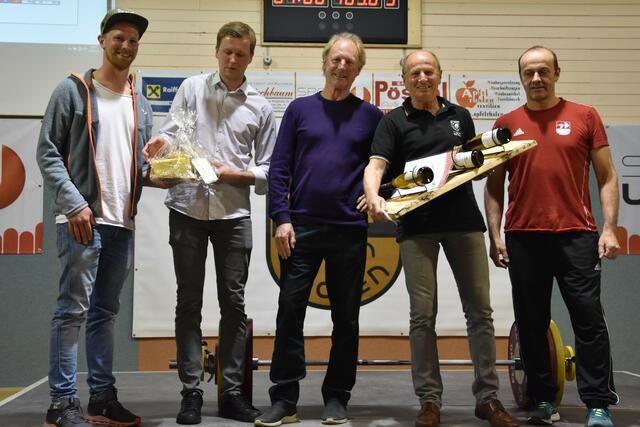 von Links: Thomas Höflmaier, Lukas Moser, Walter Schimmerl, Johann Voggenberger und Rudi Kobler.

Foto: Conny Högg