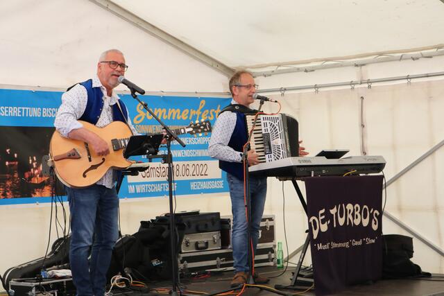 "Die Turbos" machten Stimmung im Festzelt.