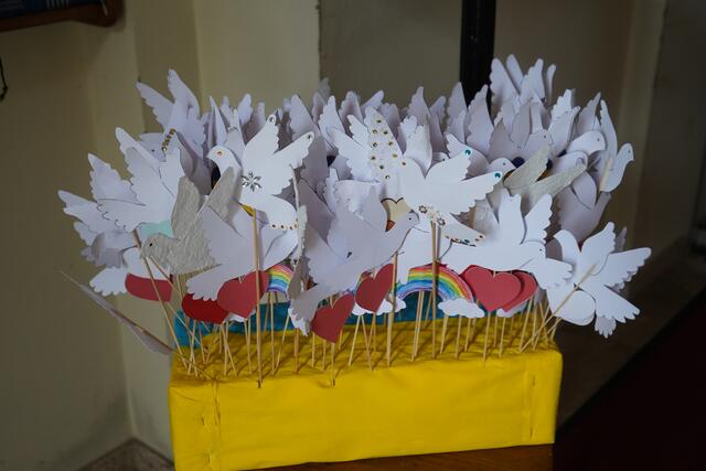 Eine sehr nette Überraschung gab es für alle Messbesucher, gebastelt von den Kindern. | Foto: Andrea Glatzer