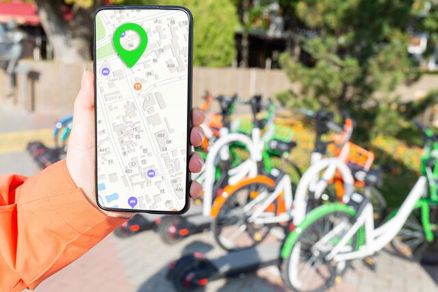 Nichts mehr verpassen mit der neunen Gemeinde-App | Foto: stock.adobe/ _KUBE_