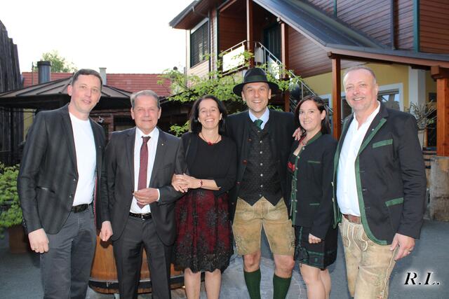 Vorfreude auf den Ball bei Gastgebern und Gästen | Foto: Lederer