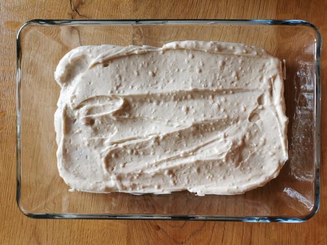 Es folgte eine Schicht der Pudding-Topfencreme. | Foto: Katrin Ebetshuber